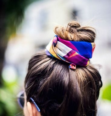 Trendy Hair Style : 17 ideias de como adotar o lenço em suas produções de moda