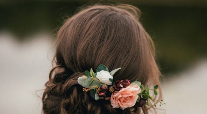 Trendy Hair Style : Are you interested in our Bridal Flower Hair Comb? With our Bridesmaid Hair Acce…
