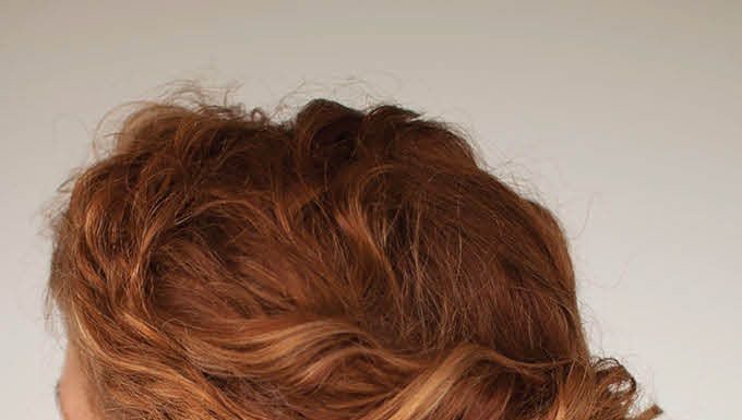Trendy Hair Style : Curly hair tutorial – Easy twisted bun hairstyle