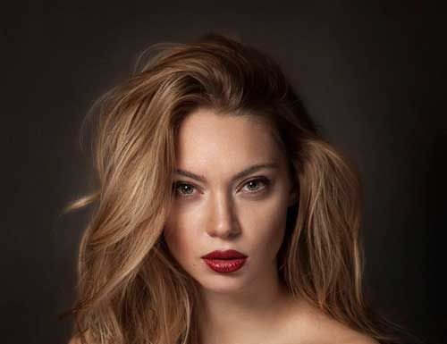 Trendy Hair Style : Hairstyle 12.Long Blond foncé…