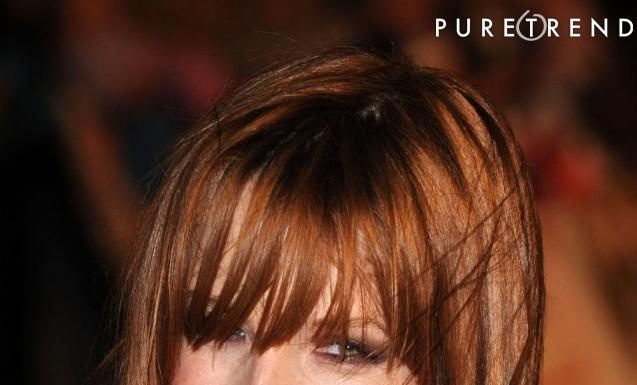 Trendy Hair Style : Kelly Reilly nous dévoile son ravissant dos nu
