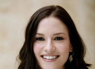 Trendy Hair Style : People – Chyler Leigh