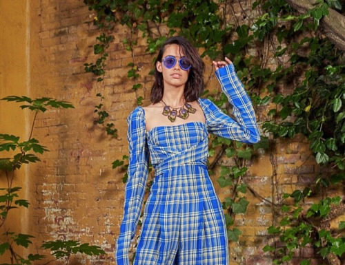 Fashion : Let’s talk about menswear plaid in blue. 💙
Rosie…