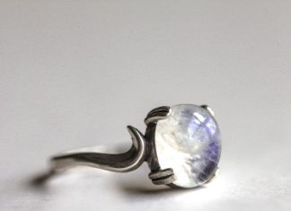 Luxury Jewelry 2017/2018 : Sterling Silver Moonstone Ring by TobesOutpost on Etsy, $55.00…
