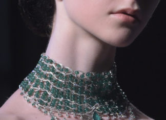 Fashion : Guo Pei Couture FW17
Posted by x