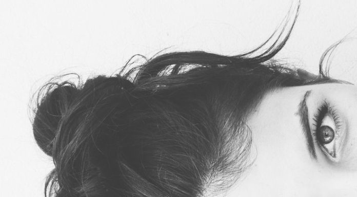 Trendy Hair Style : Messy bun…