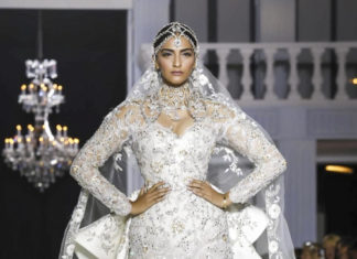 Fashion : Ralph Russo Couture FW17
Posted by x