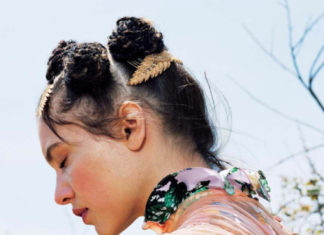 Fashion Editorial : “Crowning Flowers”
Kaya Wilkins and Amelia Rami by…