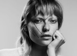 Fashion Editorial : “Line Work”
Indre Aleksiuk and Farah Holt by Kim…