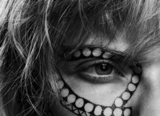 Fashion Editorial : “Line Work”
Indre Aleksiuk and Farah Holt by Kim…