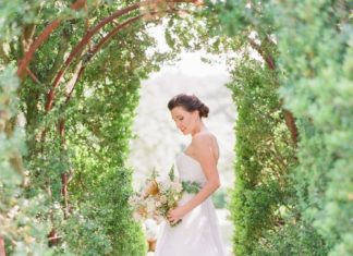 Beautiful Brand Wedding Dresses : Historic Estate Wedding With Secret Garden Style | Photography: Jodi & Kurt…