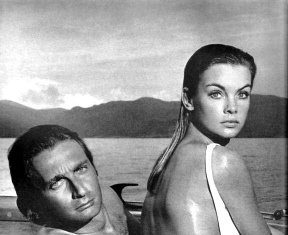 Best Swimsuits 2017/2018 : Richard Avedon photo of Jean Shrimpton…