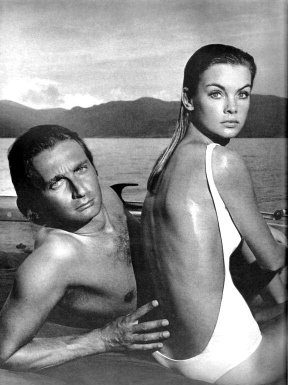 Best Swimsuits 2017/2018 : Richard Avedon photo of Jean Shrimpton…