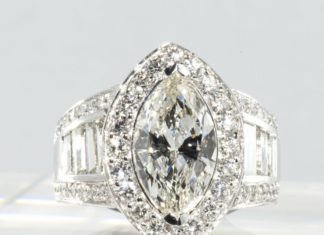 Diamond Rings : Impressive Marquise Diamond Ring | 1stdibs.com