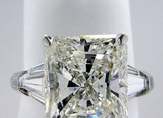 Diamond Rings : radiant cut engagement rings