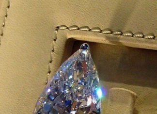 Diamond Rings : richgirlsluxuryworld: “Pear Shaped Diamond ”…