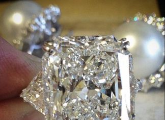 Diamond Rings : Wow! That's gorgeous but its unrealistic and would be way to heavy for me!…