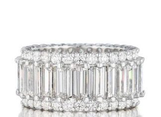 Diamond Rings : WOW what a gorgeous eternity band…I think 13 years of marriage calls for this….my right hand needs some love-bling…=) | Enngagement
