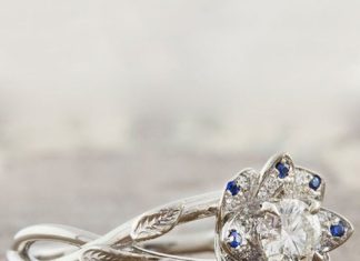 Engagement Rings & Wedding Rings : Side view of "Helen" engagement ring…