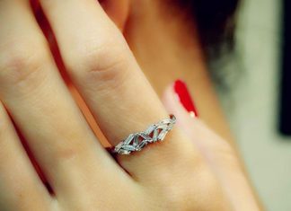 Engagement Rings & Wedding Rings : Suzanne Kalan’s “Fireworks” Baguette Diamond Bands – Mon Cheri Bridals