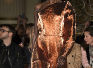 Fashion : Christian Siriano FW17
Posted by x