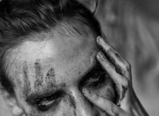 Fashion Editorial : “Fire Burning”
Hirschy Grace by Sam Hendel for Russh…