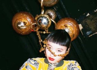 Fashion Editorial : midnight-charm:
Yuka Mannami photographed by Ren Hang for…