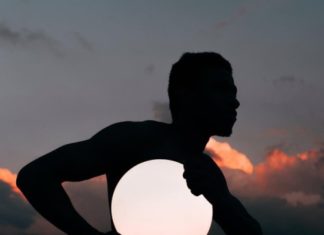 Fashion Editorial : synqra:
https://www.instagram.com/p/BWY5gQjH1ef/