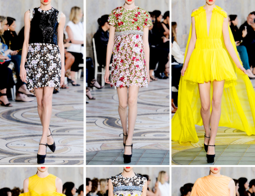 Fashion : fashion-runways:
Giambattista Valli at Couture Fall 2017