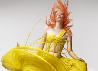 Fashion : fashiondailymag:
Karen Elson in Jean Paul Gaultier HC in “7 sins…