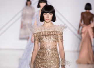 Fashion : fashiondailymag:
sheer gold lace. RALPH e RUSSO couture ss17….