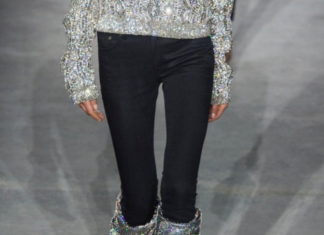 Fashion : fashiondailymag:
silver belles sparkle for the feet. SAINT…