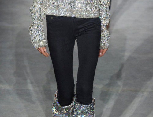 Fashion : fashiondailymag:
silver belles sparkle for the feet. SAINT…