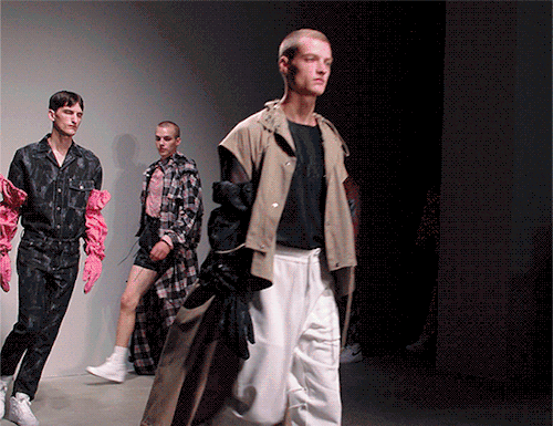Fashion : Feng Chen Wang SS18 by @traceloops