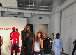 Fashion : found a hand hold snap :) YOUNG PARIS at WOOD HOUSE SS18….