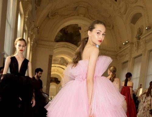 Fashion : Giambattista Valli FW17 Couture.