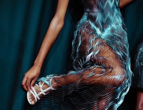 Fashion : Iris Van Herpen Couture FW17 via @dazeddigital