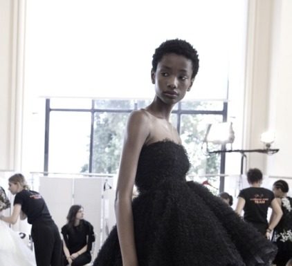 Fashion : lesliaisonsdemarieantoinette:
Backstage Giambattista Valli…