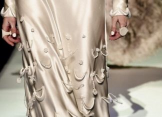 Fashion : notordinaryfashion:
Jean Paul Gaultier F/W2017-18
Haute…