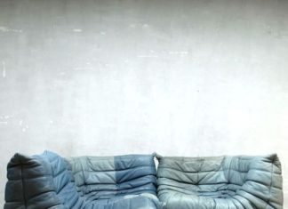 Fashion : Petrol blue.(Vintage Togo sofa by Ligne Roset).