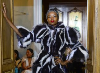 Fashion : Ronald van der Kemp Couture FW17
Posted by x
