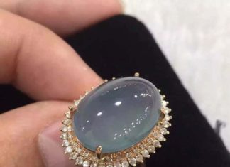 Luxury Jewelry 2017/2018 : 18K Rose Gold Diamond Icy Jadeite Ring