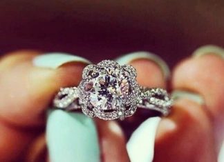 Luxury Jewelry 2017/2018 : 20 Sparkly Engagement Rings for Every Kind of Bride