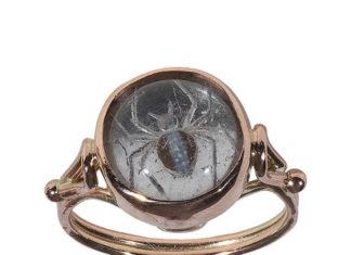 Luxury Jewelry 2017/2018 : A Rock Crystal Intaglio Spider Ring, circa 1900 | 1stdibs.com