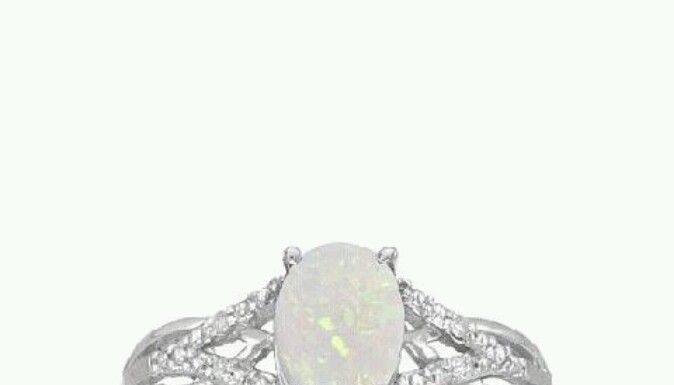 Luxury Jewelry 2017/2018 : Different opal cut, but otherwise it's absolutely perfect!!! (either a white…
