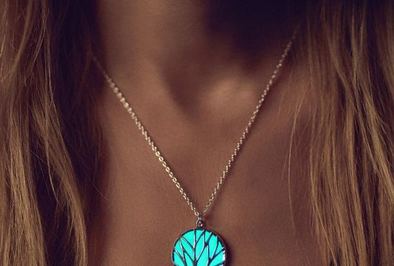 Luxury Jewelry 2017/2018 : Glowing Necklace – Statement Necklace – Turquoise – Aquamarine – Turquoise Necklace – Glow in the Dark Necklace – Gift – Glow Necklace
