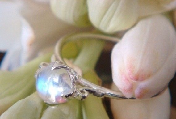 Luxury Jewelry 2017/2018 : Gorgeous moonstone ring from HeartofWaterJewels on Etsy….