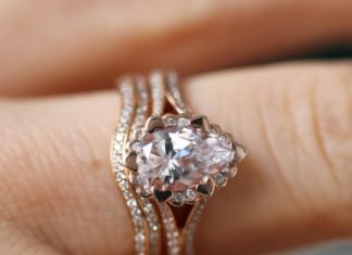 Luxury Jewelry 2017/2018 : Heart-shaped prongs ! MaeVona Celtic Style Engagement Rings williamsjewelers.net…