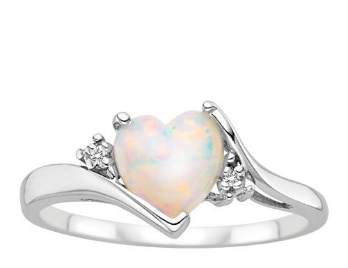 Luxury Jewelry 2017/2018 : I am absolutely in love with this opal ring.! It's sooo pretty….
