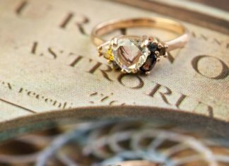 Luxury Jewelry 2017/2018 : In the mood for custom-made love? Ombré clusters of heirloom diamonds, hand-pai…